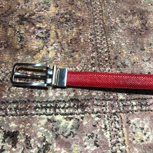 Lightly used REVERSIBLE belt!